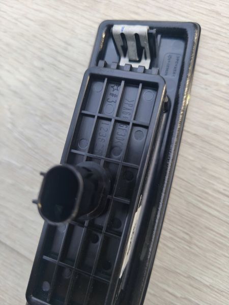 Ручка задня ляди багажника Tesla Model 3 Тесла модел 99-225 фото